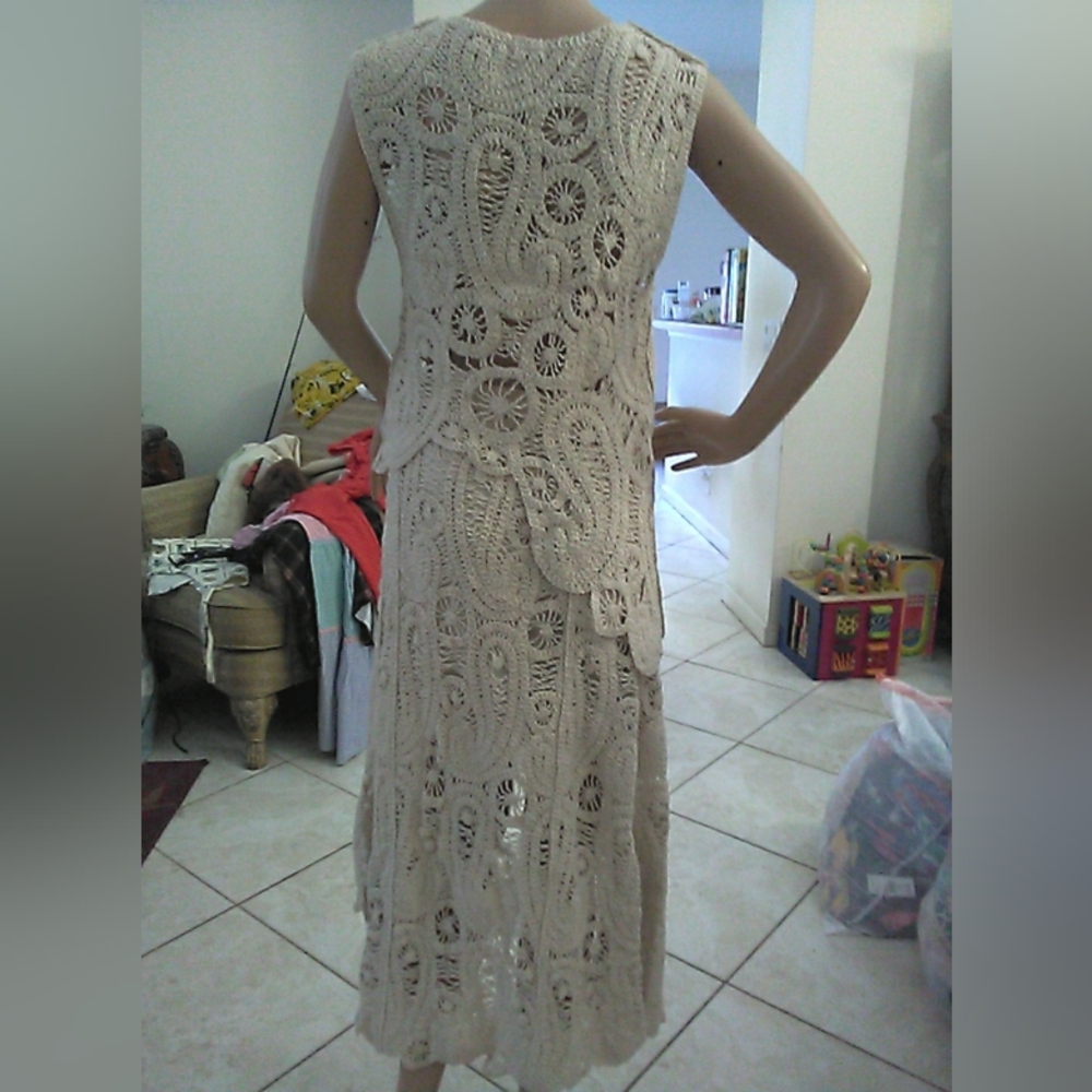 BNWOT AMZ. HANDMADE CROCHET SKIRT/TOP SET (3 WAYS SKIRT) CREAM SEE Measurements - Picture 8 of 16